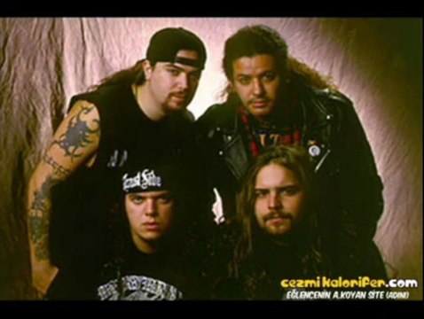 Sepultura & Pavarotti - Roots Bloody Roots