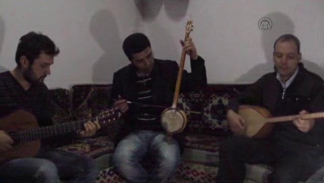 Müzik sevgisi enstrüman icat ettirdi