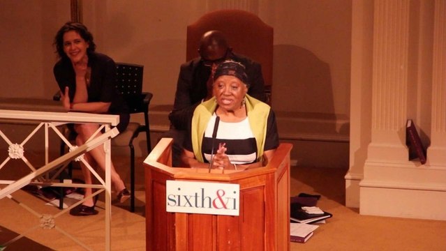 Jewish gospel choir sings the song of two religious communities