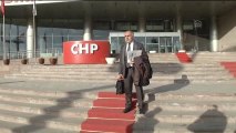 CHP Önünde 