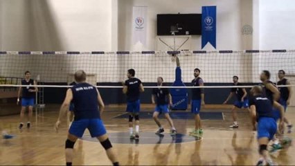 İnegöl Belediyespor Erkek Voleybol Takımı Antrenörü Çakır -