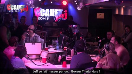 Jeff se fait masser par un... Boxeur Thaïlandais !