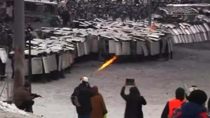 Police, protesters going back-and-forth for control over Kiev