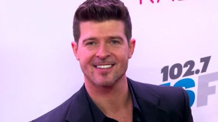 Robin Thicke mit Frau in Paris gesehen