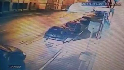 Couillet: la vitrine de la friterie de Bibiche défoncée par une voiture