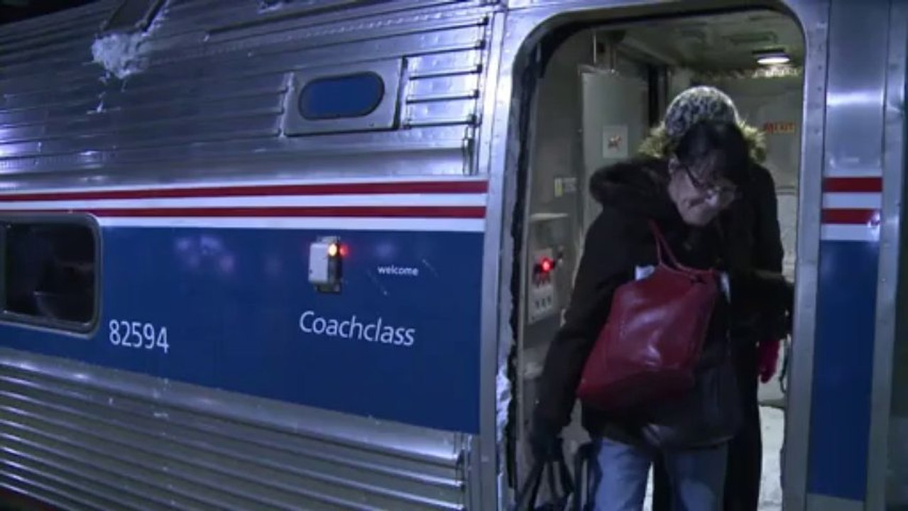 Kalt erwischt: Schneesturm verwandelt Zug in Eisbahn