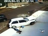 Crazy car crahs : the driver smashed a young boy and his mom!