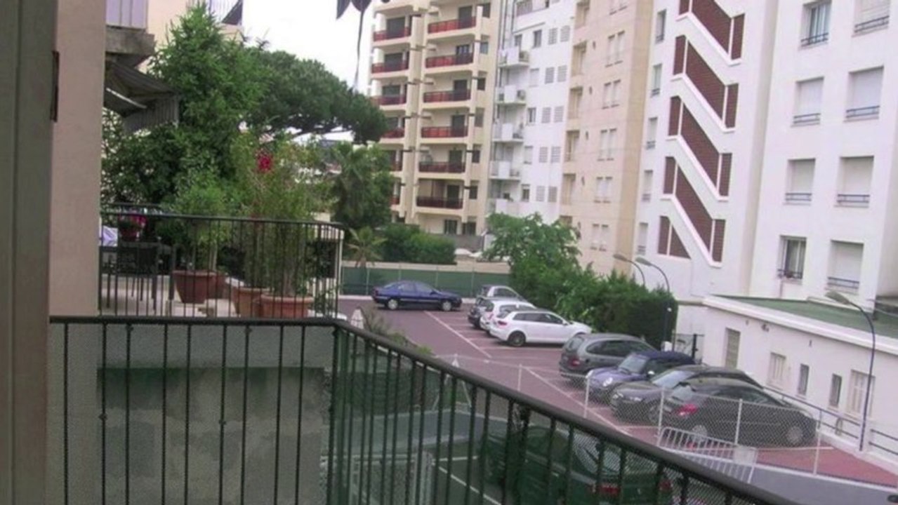 Juan-les-Pins (06160) - Location saisonnière appartement proche commerces et plages - 64 m² + 11 m² de terrasse