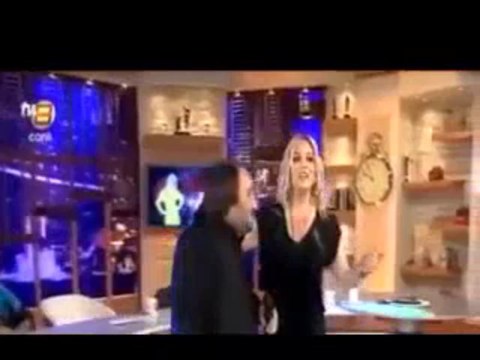 Saba Tümer Hasan Doğru'nun şarkısını yarıda kesti!