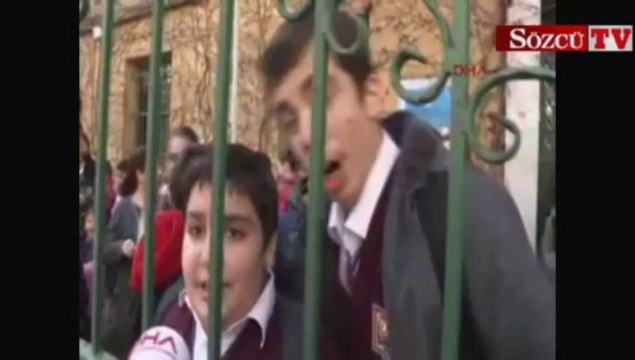 Gecekonduda yangın okulda panik