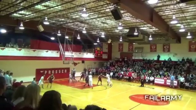 Les meilleurs fails de la semaine : moto, voiture, ados débiles et sports en tout genre!