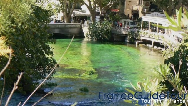 Fontaine-de-Vaucluse est le village le plus visité du Luberon