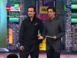 Neil Nitin Mukesh insults Shahrukh Khan in Filmfare Awards