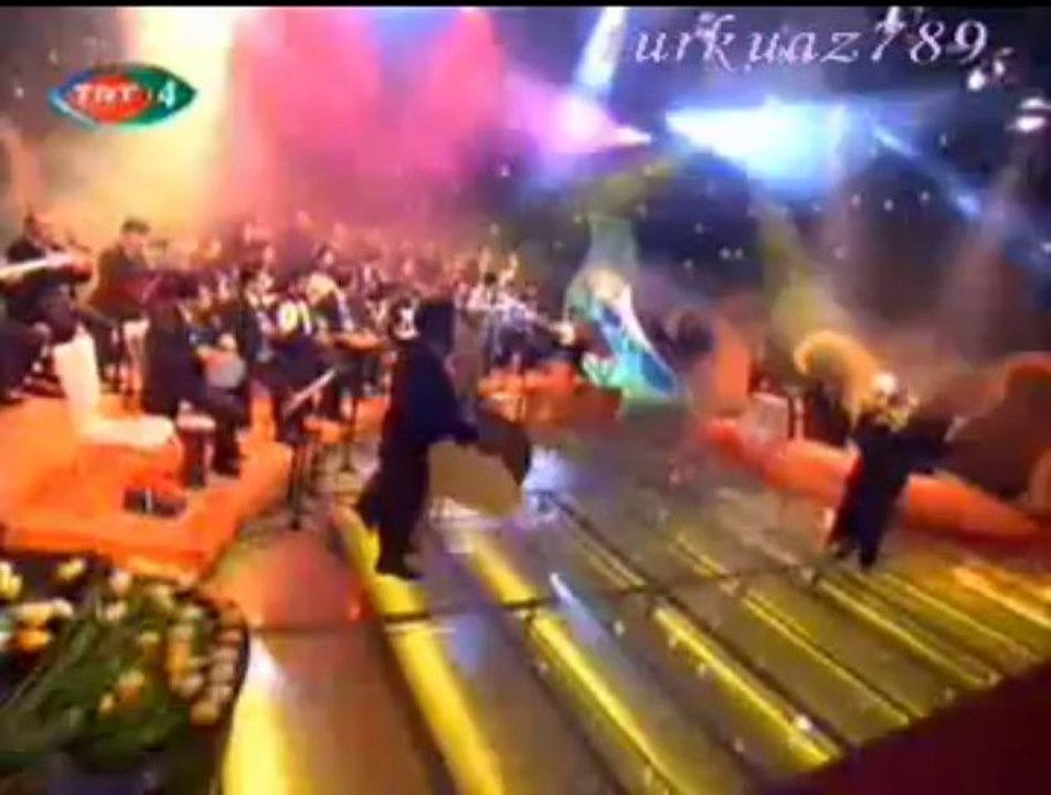 Elâ ALTIN-Kırmızı Gülün Alı Var