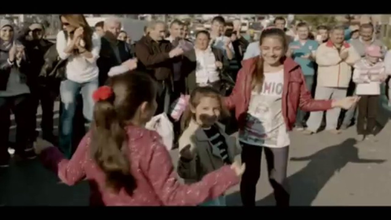 Adnan Şenses - Sen Güzelsin Güzelsin