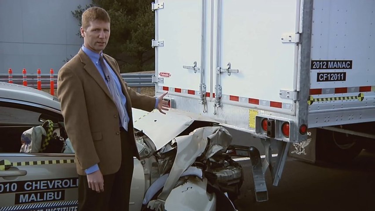 Most underride guards fail to stop deadly crashes - IIHS news