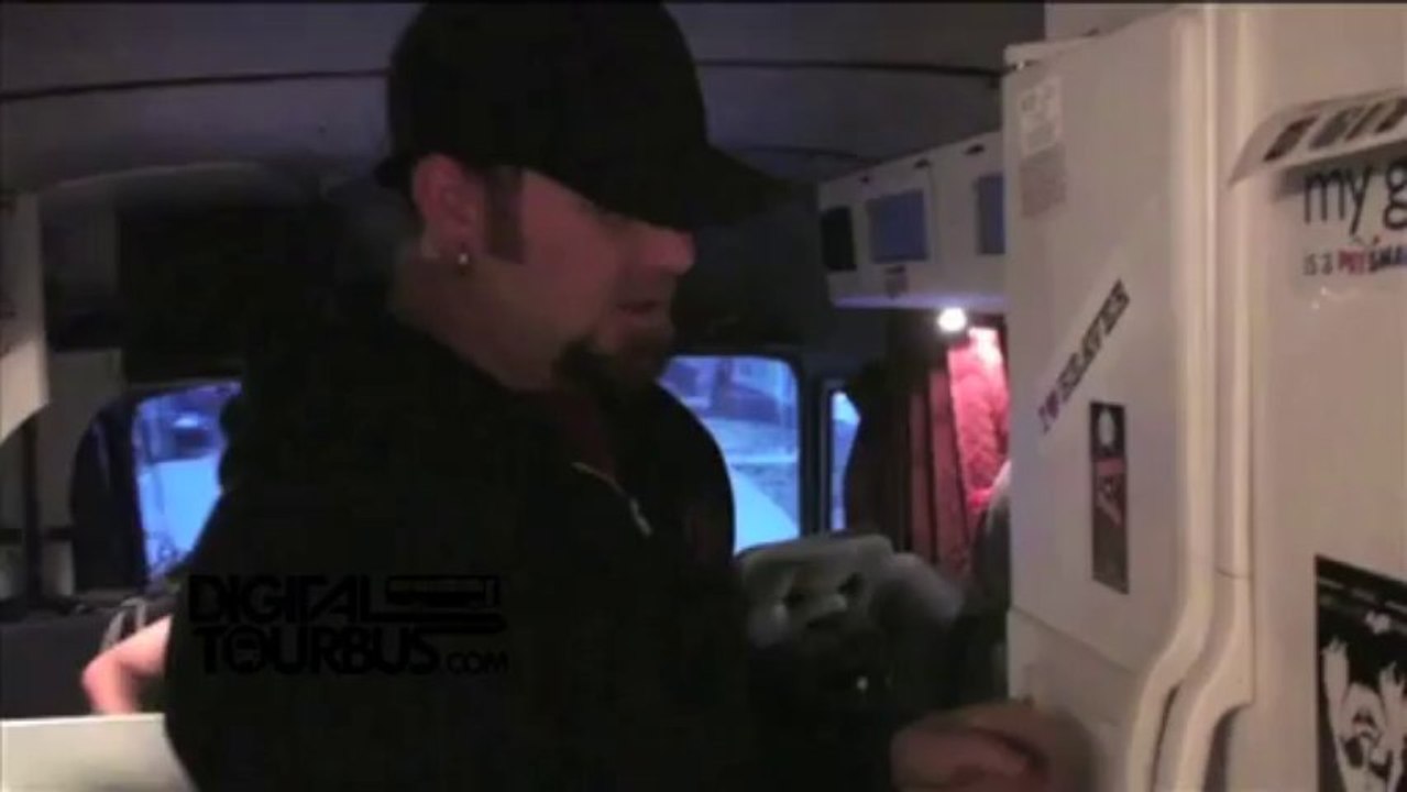 Black Sunshine - BUS INVADERS Ep. 207