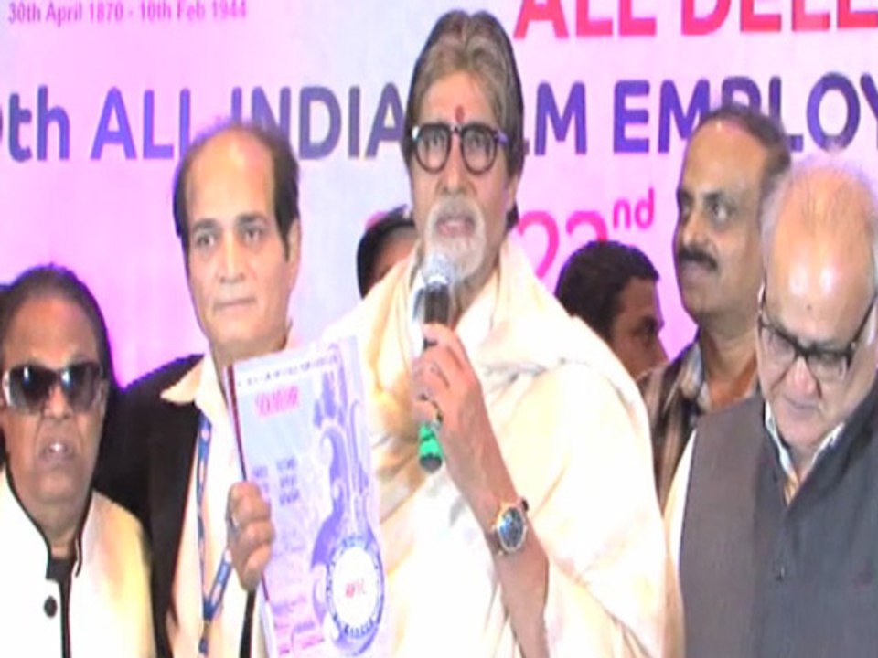 Amitabh Bachchan Felicitates Film Employees