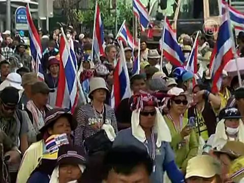 Режим ЧП в Бангкоке вызвал новый протест