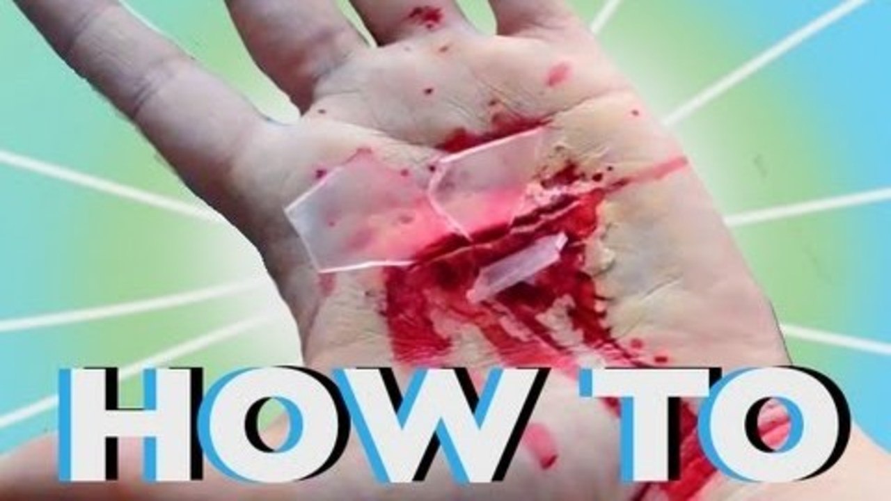 EASY HALLOWEEN MAKE-UP PRANK