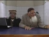 Kaya Imam Baith kr Namaz Parha Sakta Hai - Maulana Ishaq