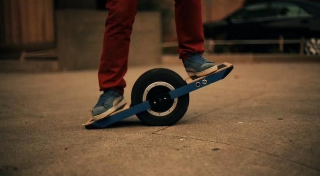 Best Of The Week #43: Onewheel, Skate, Sailing, Ski, F1, Surf, Highline, Snow, Roxy Girls