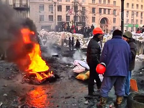 В Киеве временное перемирие, в областях начались протесты