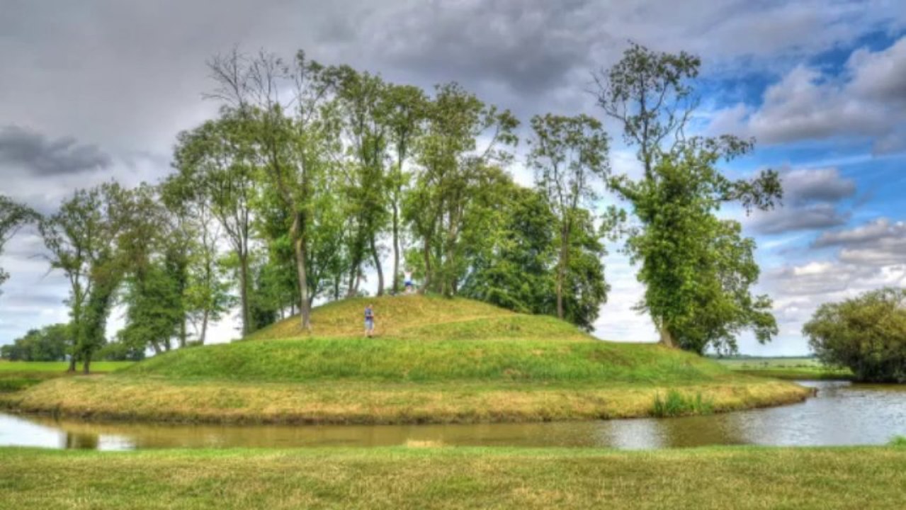 Lyveden New Bield