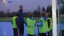Groningse club speelt zaalhockey in de vrieskou - RTV Noord