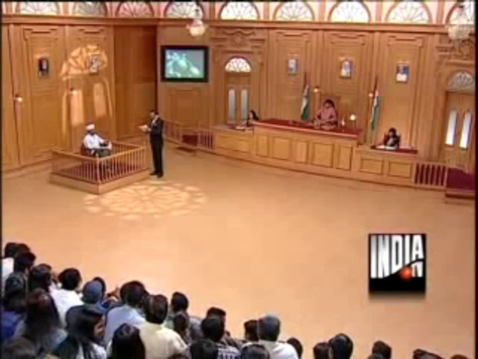 Arvind Kejriwal (FAKERIWAL) exposed by Rajat Sharma in front of ALL