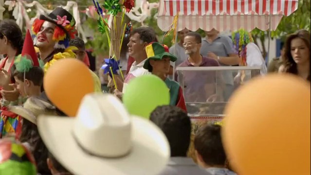 Сlipe de lançamento com as primeiras cenas de Em Família