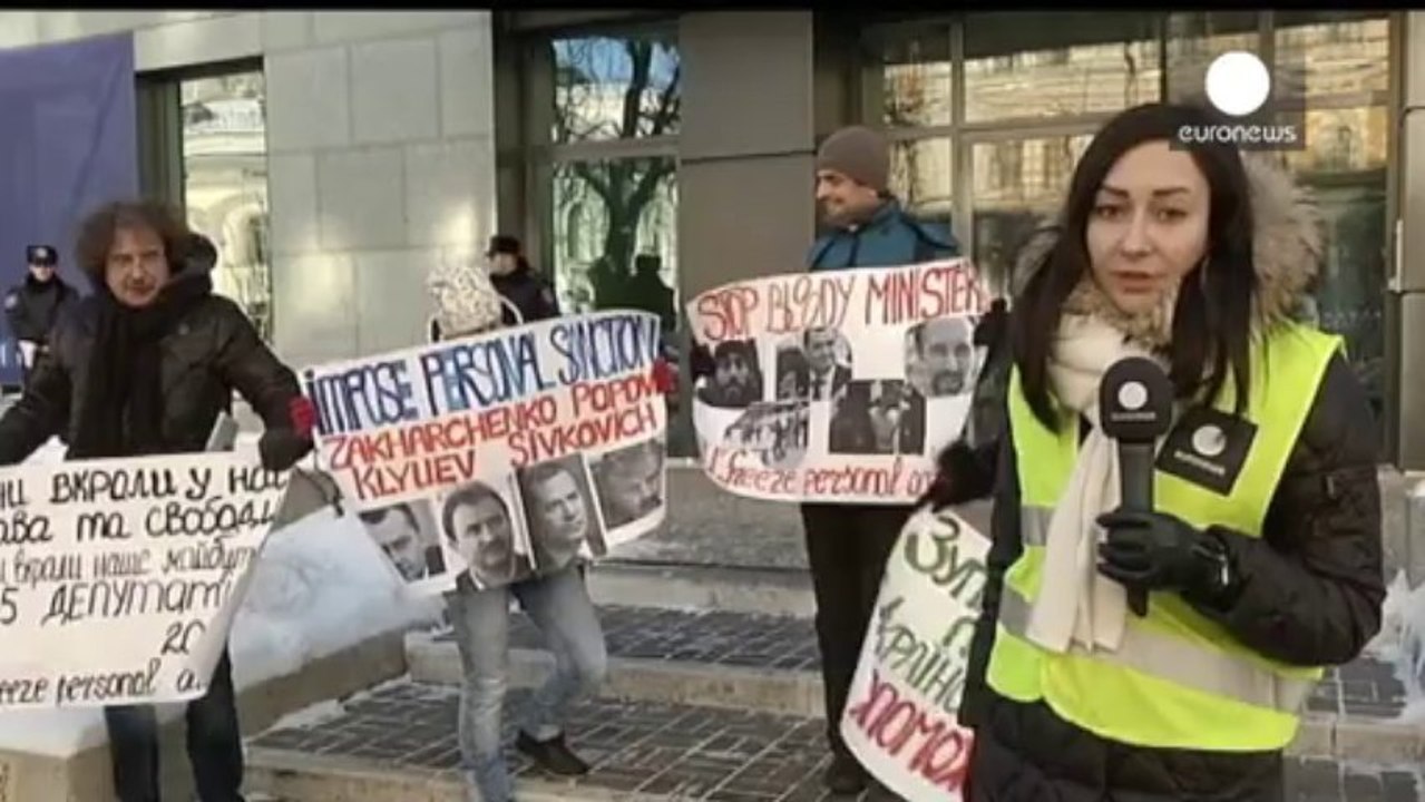 Ukrayna'da protestocular sokakları terk etmiyor