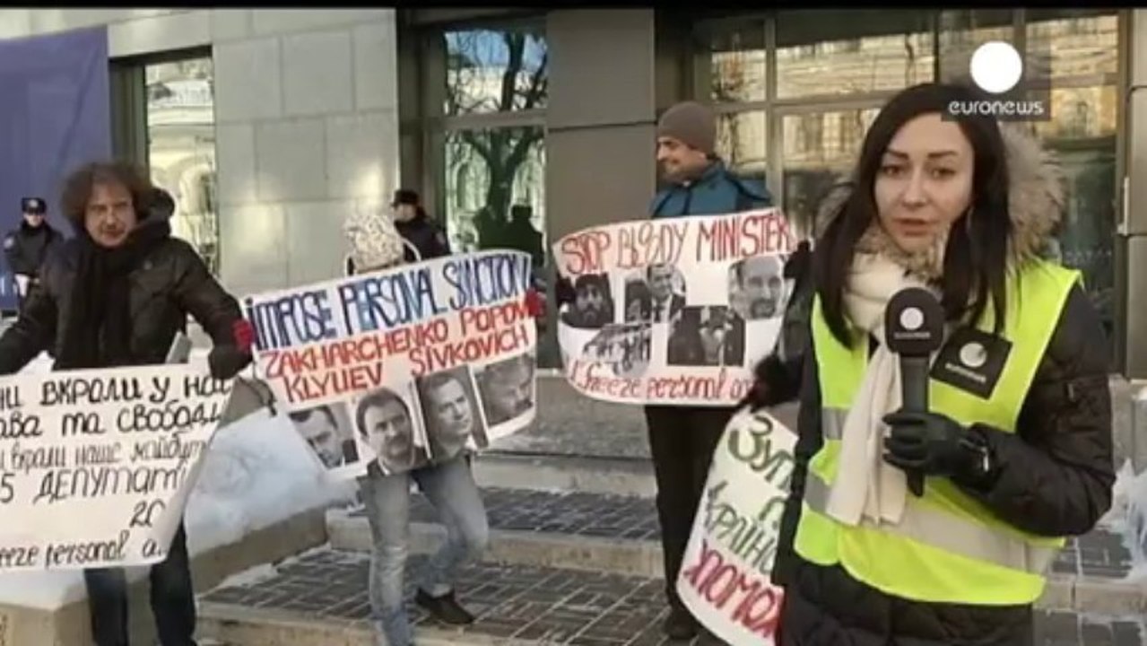 Kiev en compás de espera
