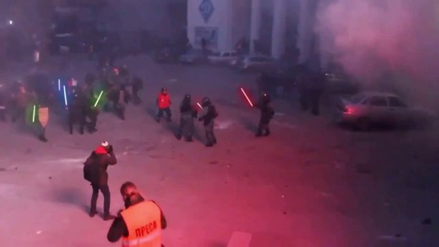 Ukraine : Manifestation au sabre laser (Star Wars)