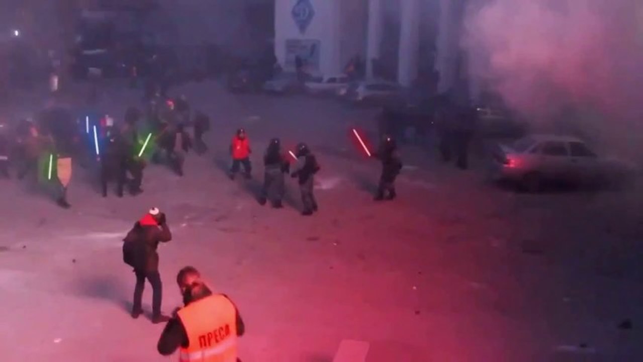 Ukraine : Manifestation au sabre laser (Star Wars)