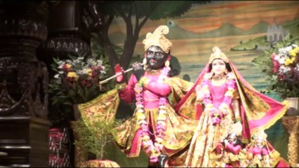 NY Eve Bhajan - Mukunda Datta das - Mangala Arati Kirtan - 20_21