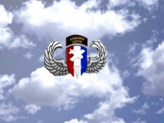 Airborne Center clip officiel