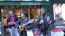 LES  W-D.D. MICHOU NEWS - 15 DECEMBRE 2013 - NOEL PYRENEEN - CHANTER DANS LES RUES AVEC E. SOULAS.