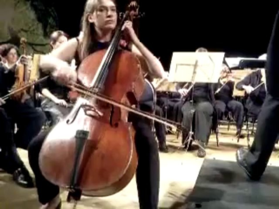 Orchestre philharmonique de Besançon avec Cécile Tuloup (Violoncelle). - YouTube