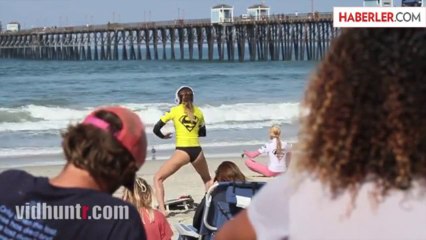 Sörfçü Güzelin Isınma Dansı Yürek Hoplattı