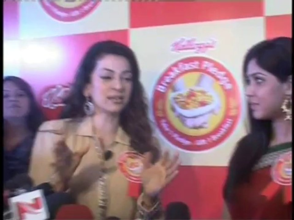 JUHI CHAWLA AT KELLOGS TAKE THE BREAKFAST PLEDGE