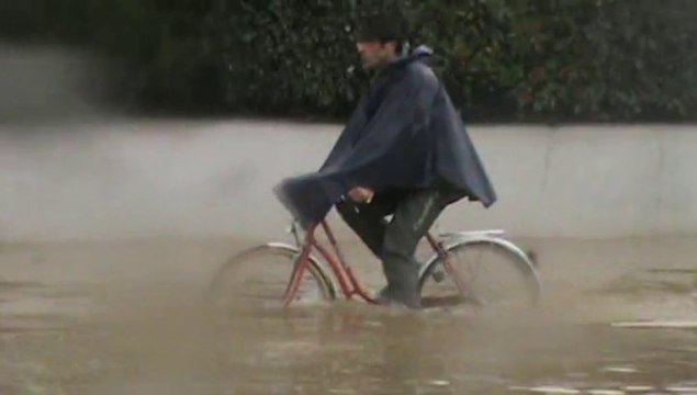 Tarbes : parfois il est utile d'avoir un Vél'eau !