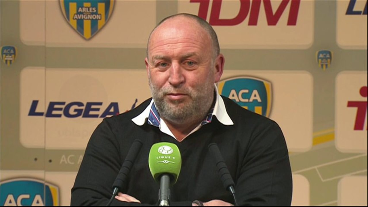 Conférence de presse AC Arles Avignon - FC Metz (1-0) : Franck  DUMAS (ACA) - Albert CARTIER (FCM) - 2013/2014