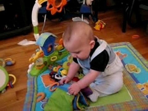 xavier se tien assis