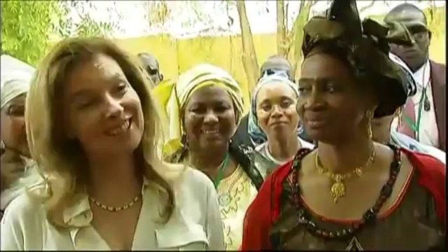 Valérie Trierweiler, une Première dame mal à l'aise dans son rôle