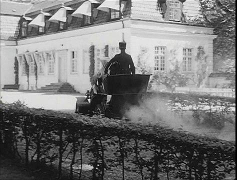 Sourires d'une nuit d'été ( bande annonce VO )