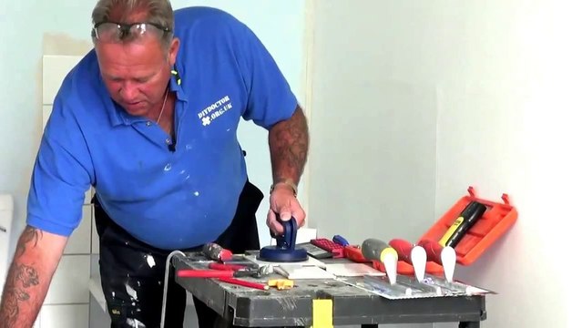 How to use ceramic tiling tools part 2