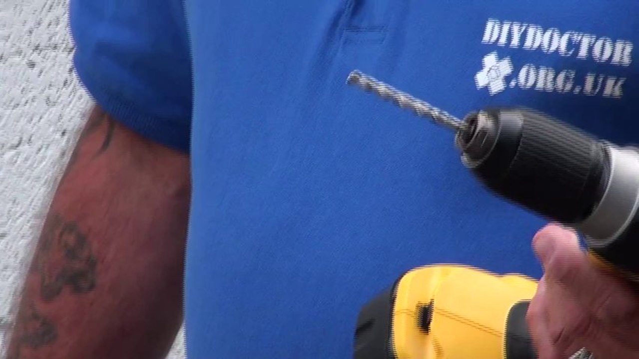 How to use a DeWalt Cordless 18 Volt Combi Drill DC100