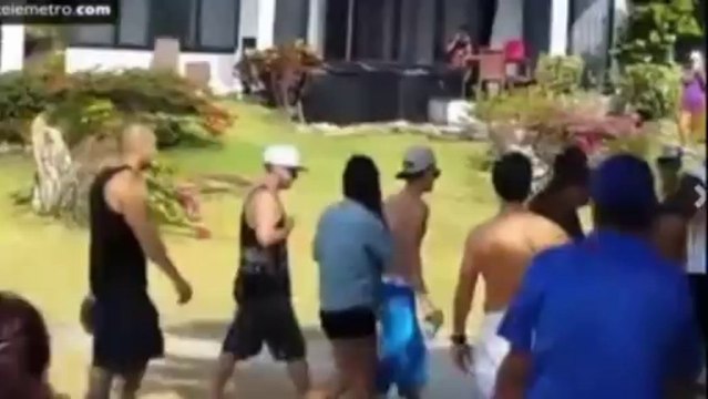 Justin Bieber spotted with Chantel Jeffries on Panama beach