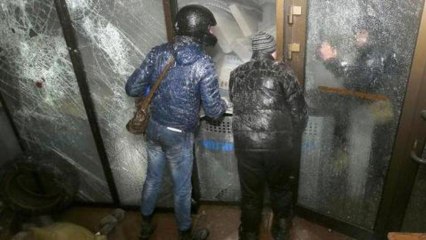 Overnight violence in Ukraine as unrest continues